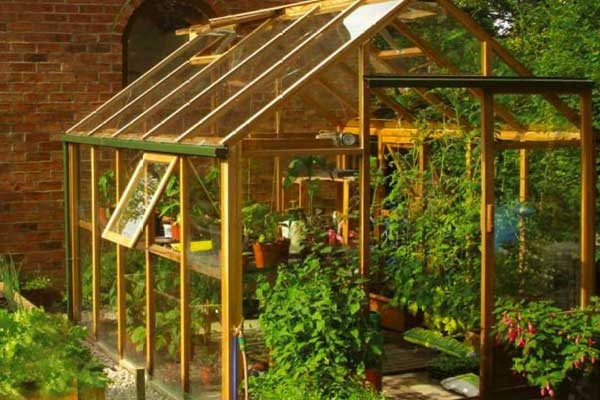 Serre de jardin : comment fabriquer une serre de jardin facilement ?